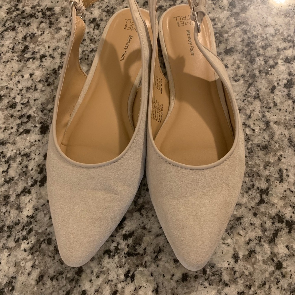 Time and Tru Women's Beige Slingback Flats